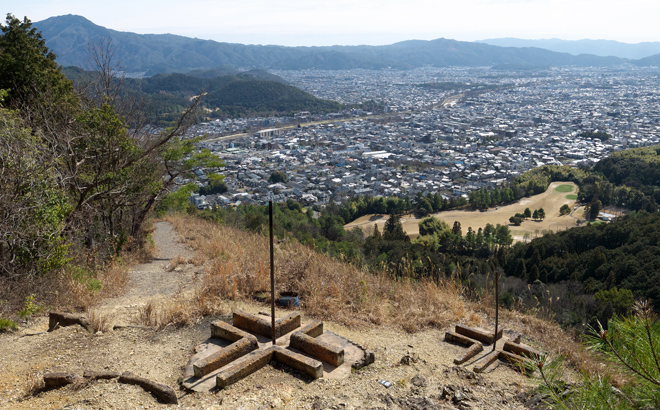 「船形万灯籠」の西賀茂・船山と正伝寺