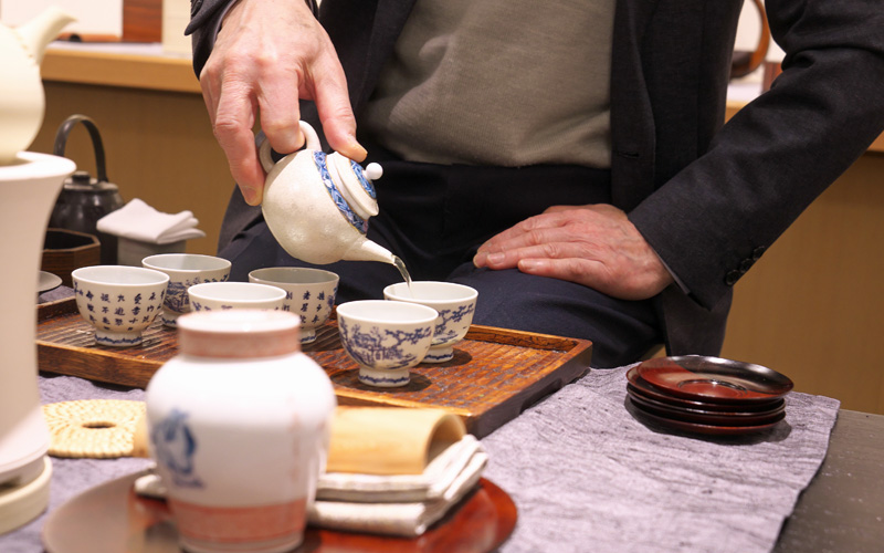 「市川正人　木工芸展」と煎茶
