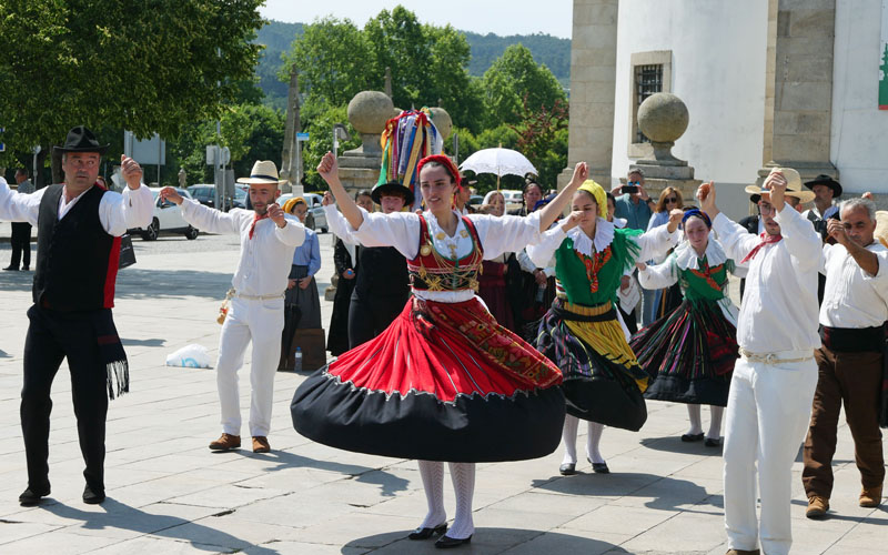 ガロの町の民族舞踏