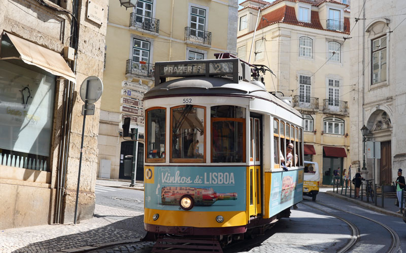 リスボンの町を市電28番は走る