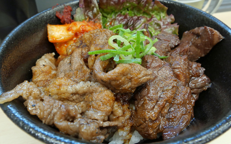 高槻　「焼肉 丼 一番」のカルビハラミ丼