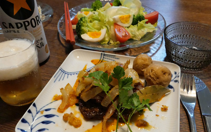 自分でつくる　ツヴィーベルローストブラーテンで乾杯