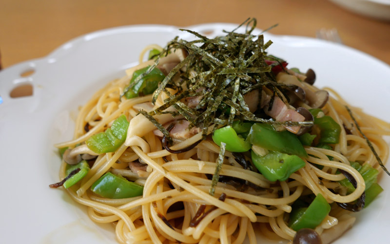 自分でつくる　ピーマンとベーコンの和風パスタ