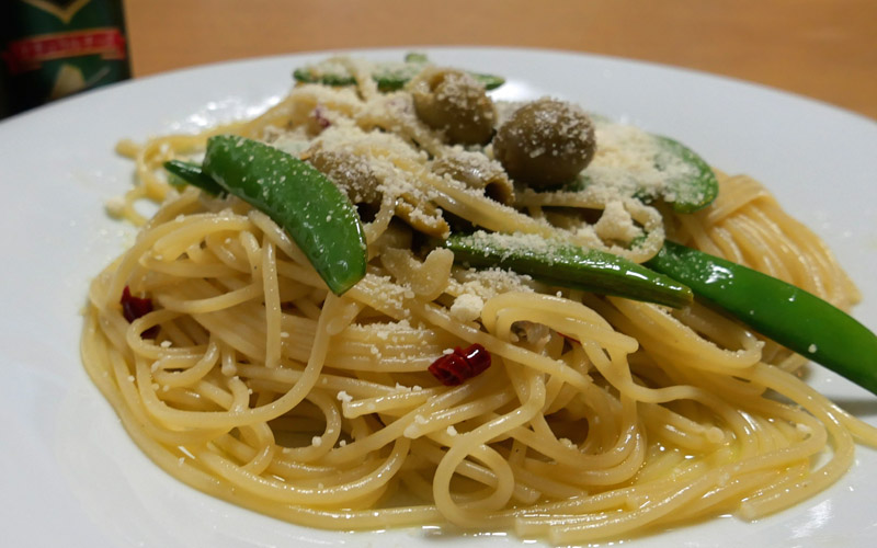 自分でつくる　スナップエンドプとオリーブのパスタ