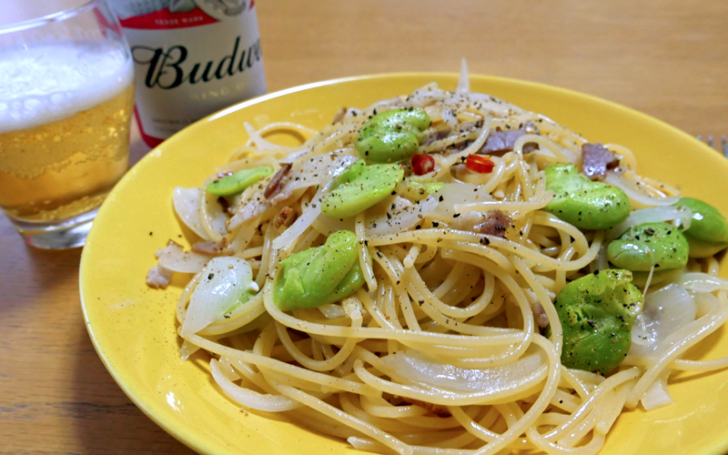 自分でつくる　ソラマメとベーコンのパスタ