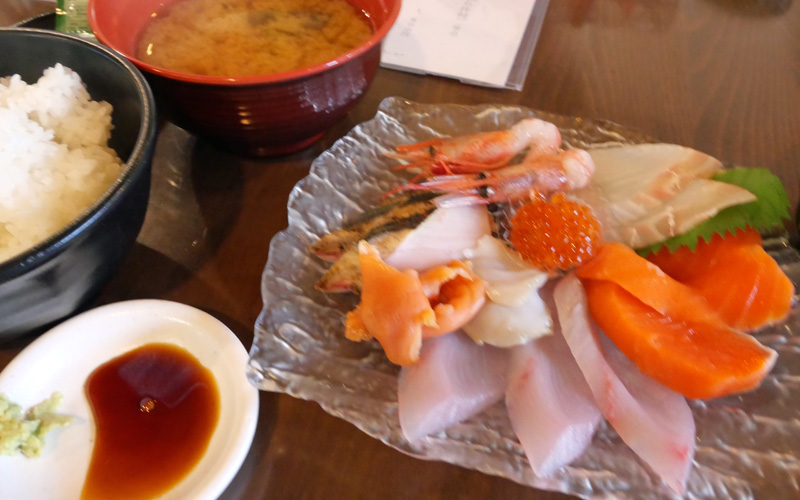 舞鶴　大六丸の海鮮刺身定食