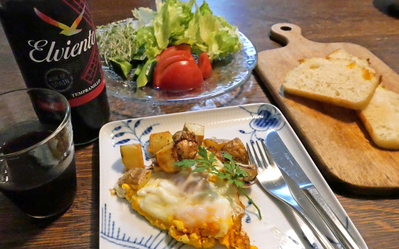パンを焼く　フォカッチャと目玉焼きポテト　