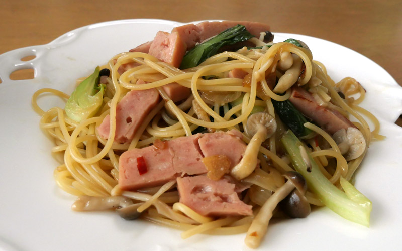自分でつくる　100％ポークとチンゲンサイの和風味パスタ