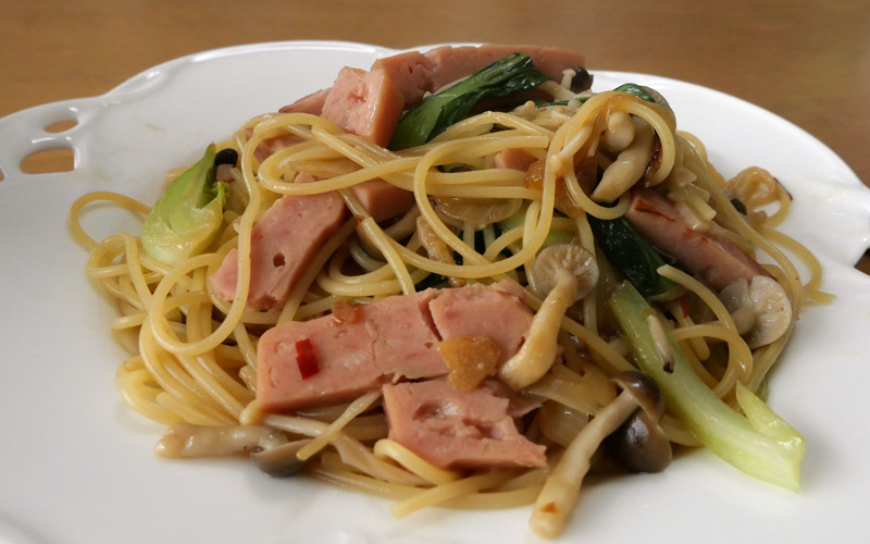 自分でつくる　100％ポークとチンゲンサイの和風味パスタ